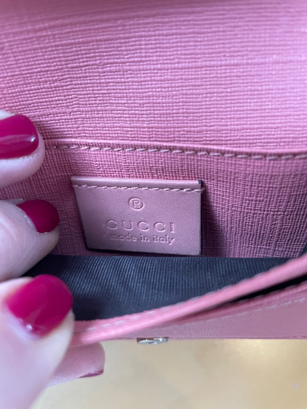 Gucci Beige GG Supreme Canvas Card Slot Walket Pink Lip Patch Eye & Star Accents - Picture 10 of 17